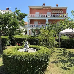 Affittacamere Mira, Rab Town